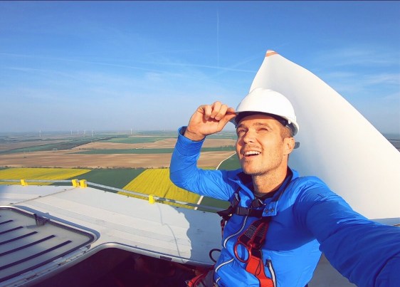 B3010E95-67CD-40FA-83CA-00FA3227666E